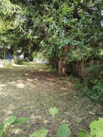 2214 Kenilworth Avenue, Kalamazoo, MI 49048
