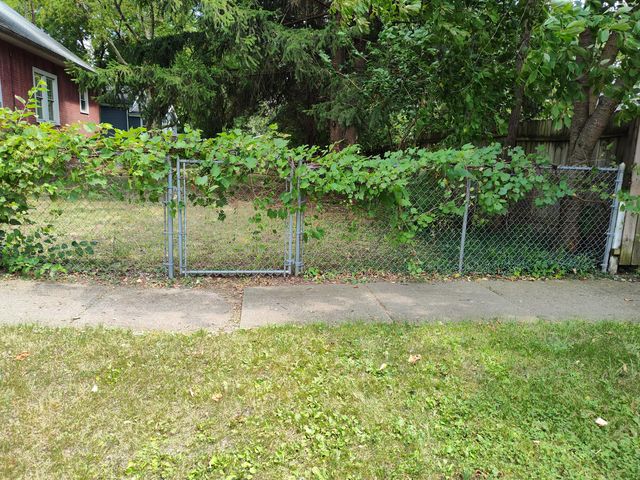 2214 Kenilworth Avenue, Kalamazoo, MI 49048