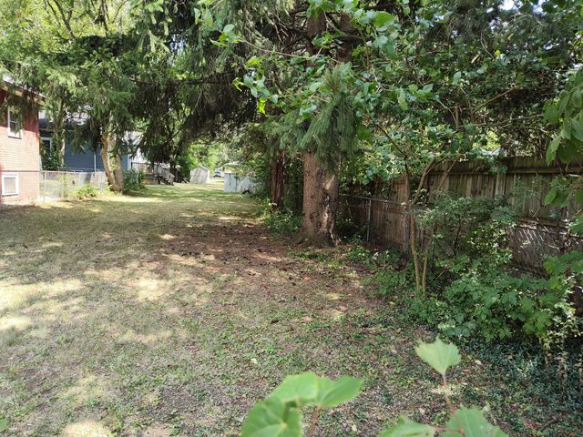 2214 Kenilworth Avenue, Kalamazoo, MI 49048