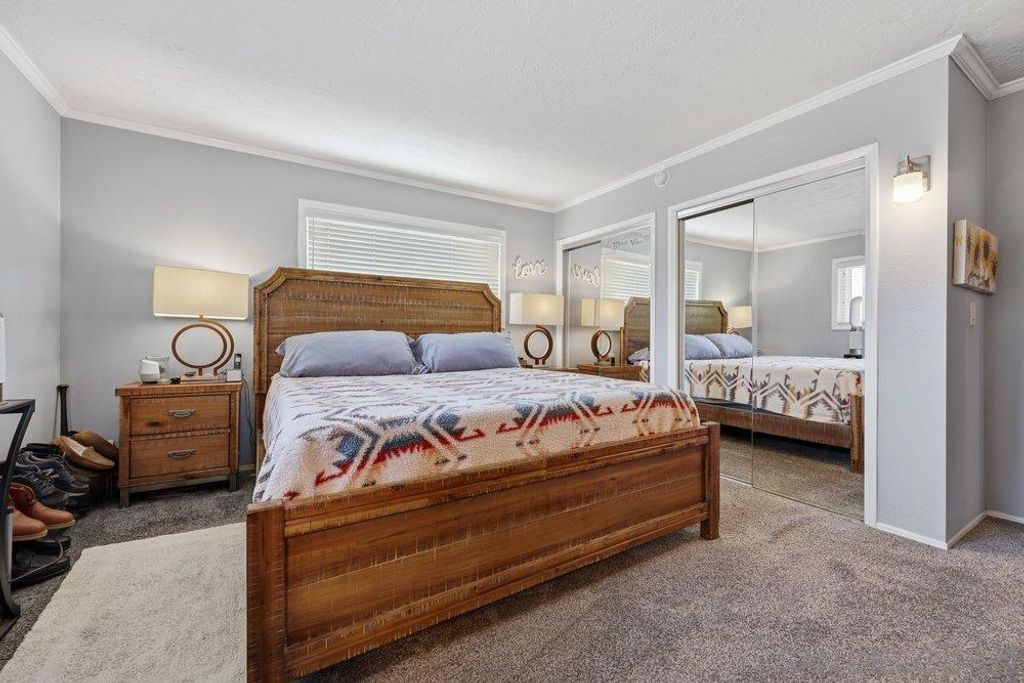 Image 11 of property listing at 625 Corona CT, Vista, CA 92081