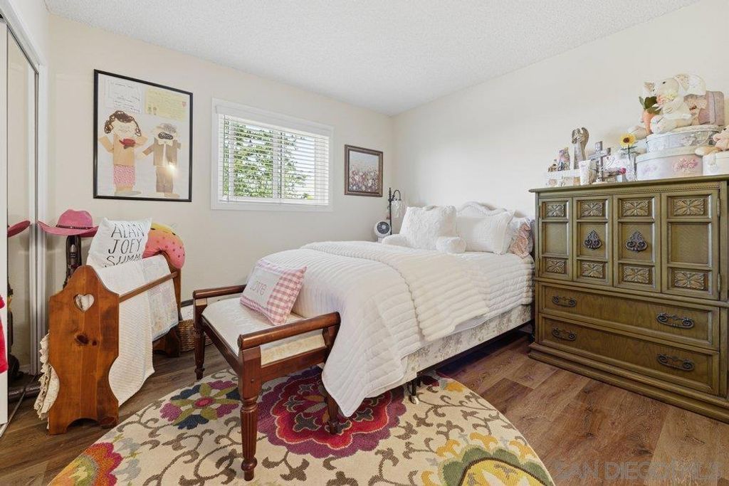 Image 16 of property listing at 625 Corona CT, Vista, CA 92081