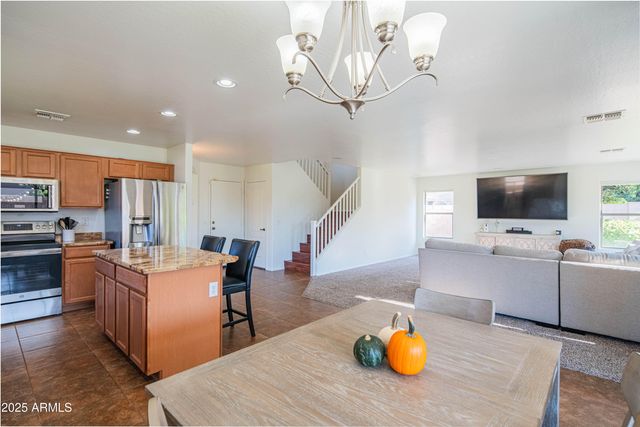 2831 E JJ RANCH Road, Phoenix, AZ 85024