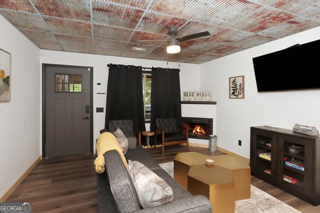 333 Bent Wood Lane, Blue Ridge, GA 30513