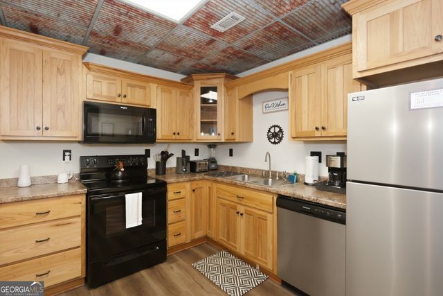 333 Bent Wood Lane, Blue Ridge, GA 30513