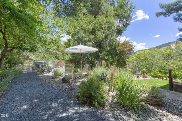178 Bluebell Lane, Grants Pass, OR 97527