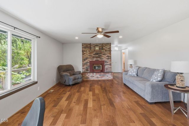 178 Bluebell Lane, Grants Pass, OR 97527