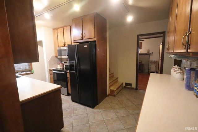 2027 Vogel Road, Evansville, IN 47711