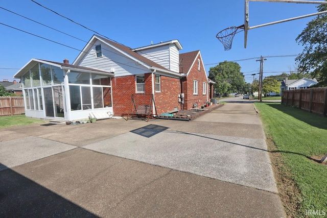 2027 Vogel Road, Evansville, IN 47711
