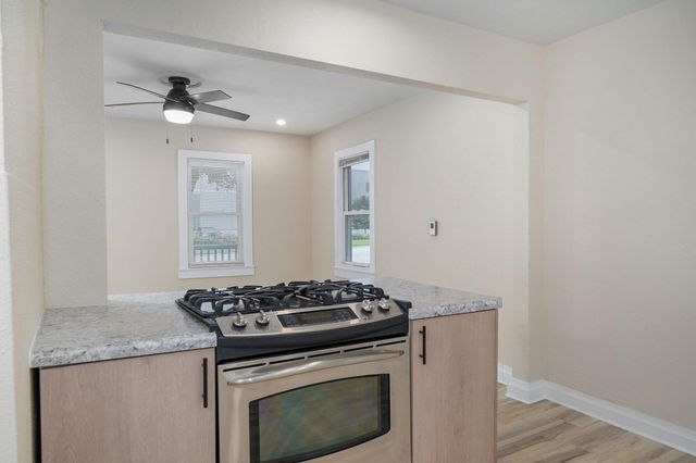 1855 E Dale Street, Springfield, MO 65803
