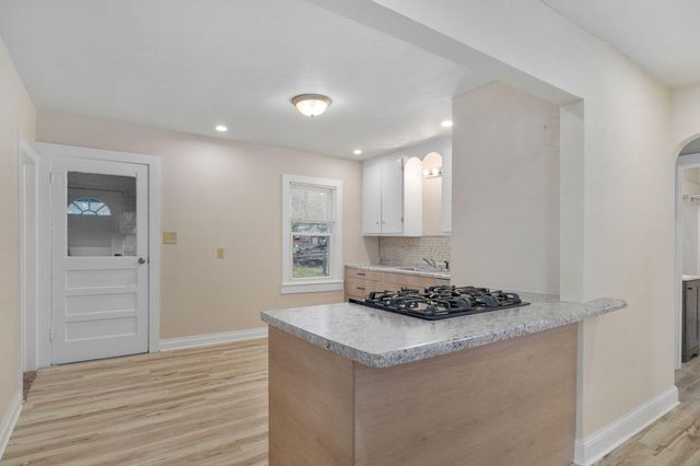 1855 E Dale Street, Springfield, MO 65803