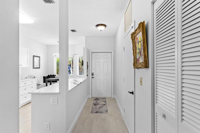 6809 Via Regina, Boca Raton, FL 33433