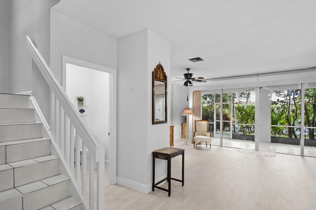 6809 Via Regina, Boca Raton, FL 33433