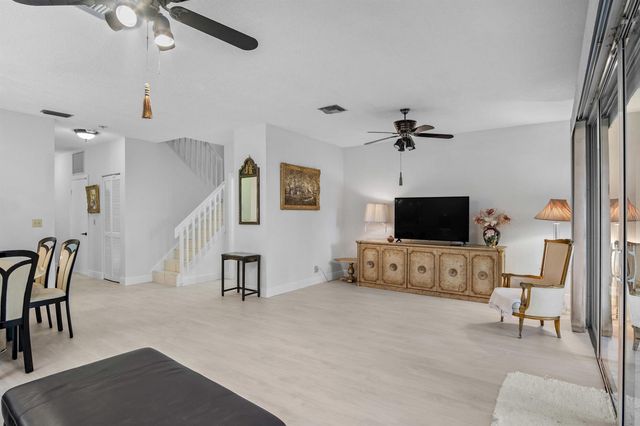 6809 Via Regina, Boca Raton, FL 33433