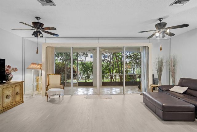 6809 Via Regina, Boca Raton, FL 33433