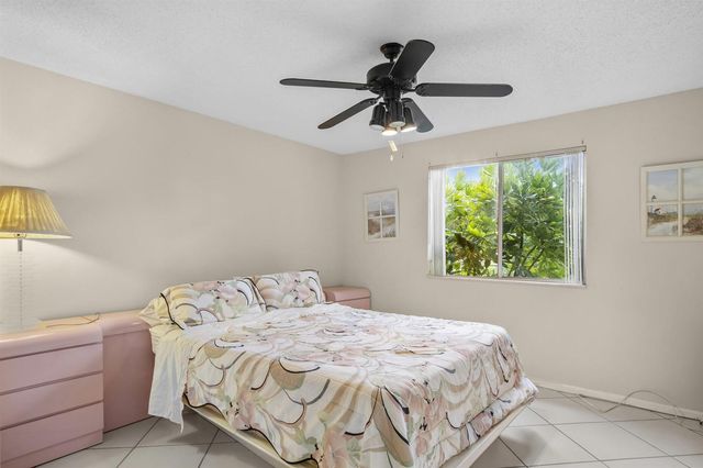 6809 Via Regina, Boca Raton, FL 33433