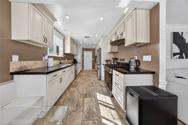 14942 Bryant, Panorama City, CA 91402