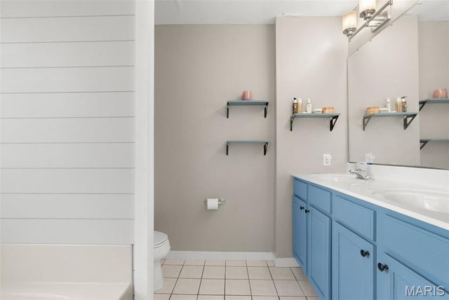 1818 N Bend Road, Union, MO 63084