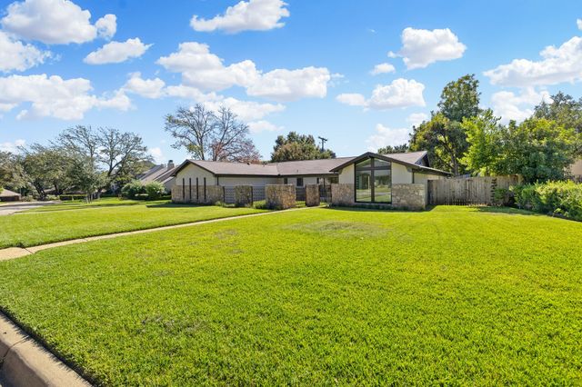 3757 Arroyo Road, Fort Worth, TX 76109
