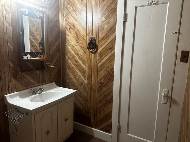 401 W Pine, Midland, TX 79705