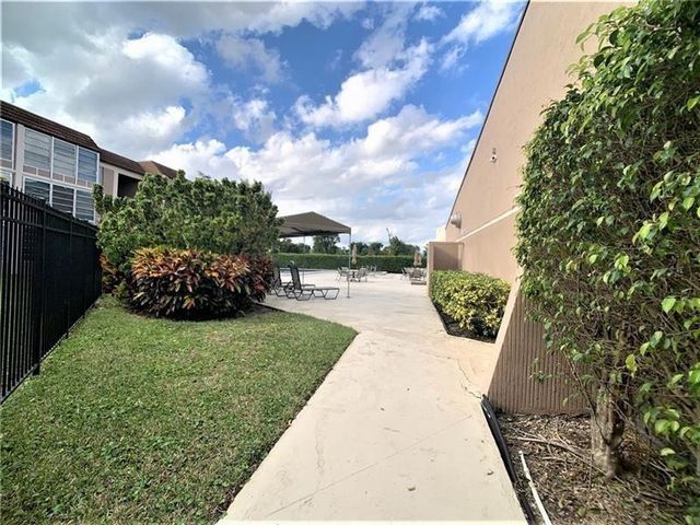 8360 Sands Point Boulevard G210, Tamarac, FL 33321
