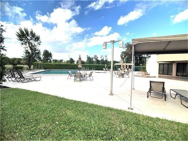 8360 Sands Point Boulevard G210, Tamarac, FL 33321