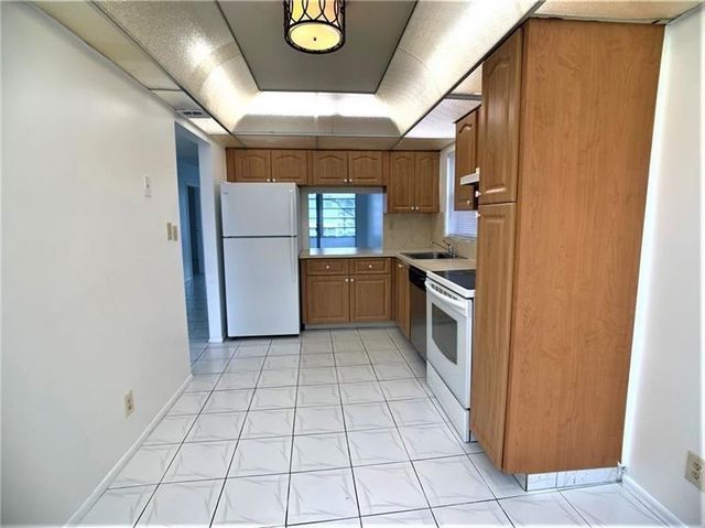 8360 Sands Point Boulevard G210, Tamarac, FL 33321