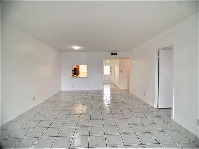8360 Sands Point Boulevard G210, Tamarac, FL 33321
