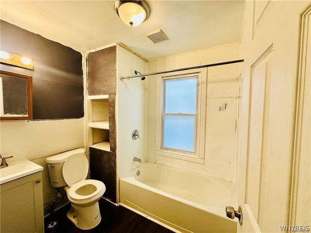 67 Holmes Street, Buffalo, NY 14207