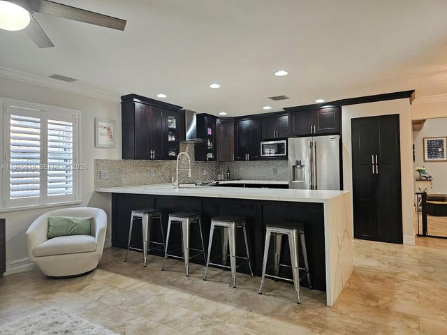 3070 Perriwinkle Cir, Davie, FL 33328