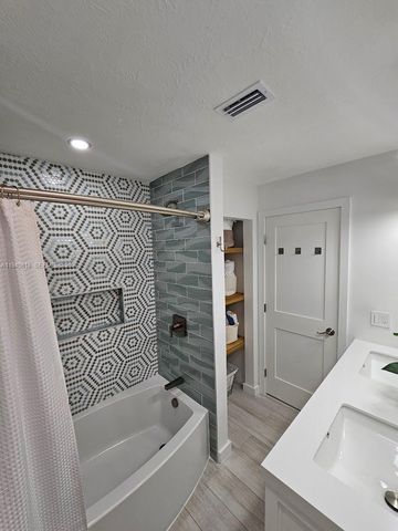 3070 Perriwinkle Cir, Davie, FL 33328