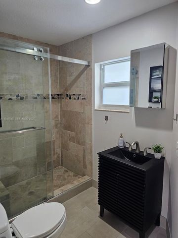 3070 Perriwinkle Cir, Davie, FL 33328