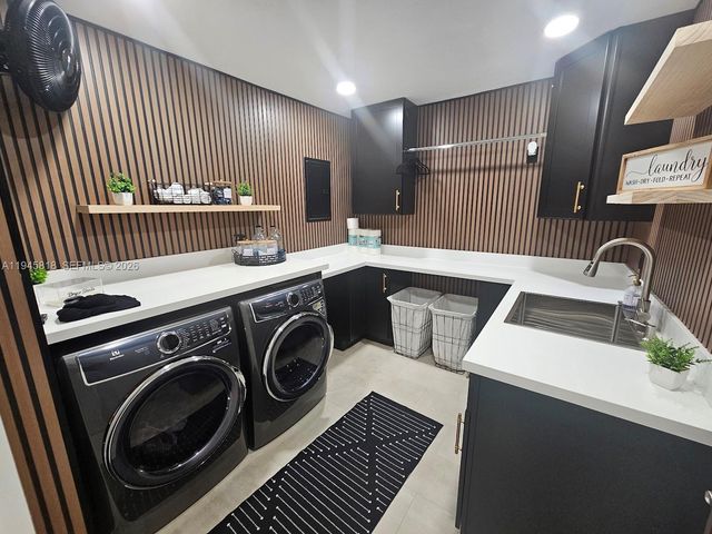 3070 Perriwinkle Cir, Davie, FL 33328