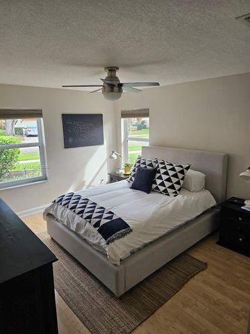 3070 Perriwinkle Cir, Davie, FL 33328