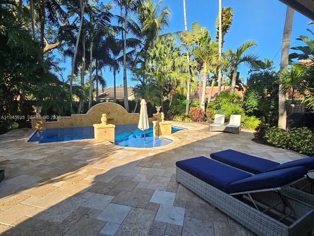 3070 Perriwinkle Cir, Davie, FL 33328