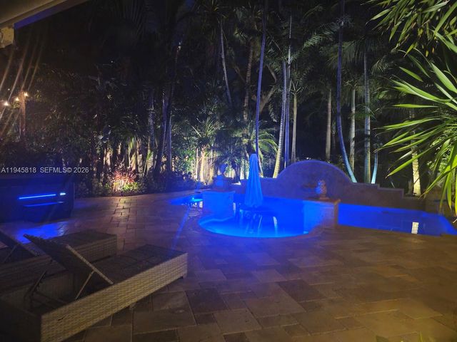 3070 Perriwinkle Cir, Davie, FL 33328