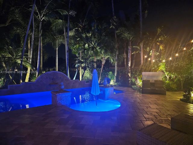 3070 Perriwinkle Cir, Davie, FL 33328