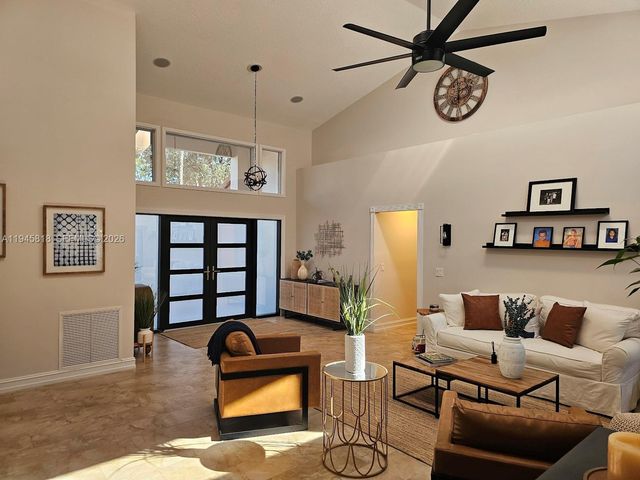 3070 Perriwinkle Cir, Davie, FL 33328