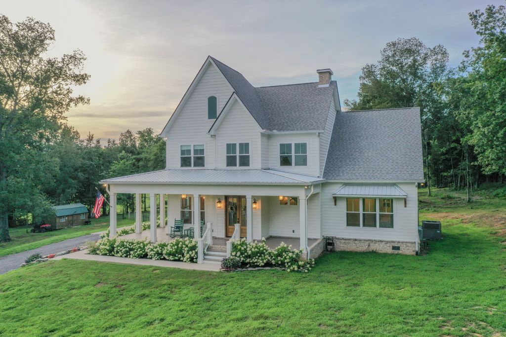 725 Oregon Rd, Lascassas, TN 37085