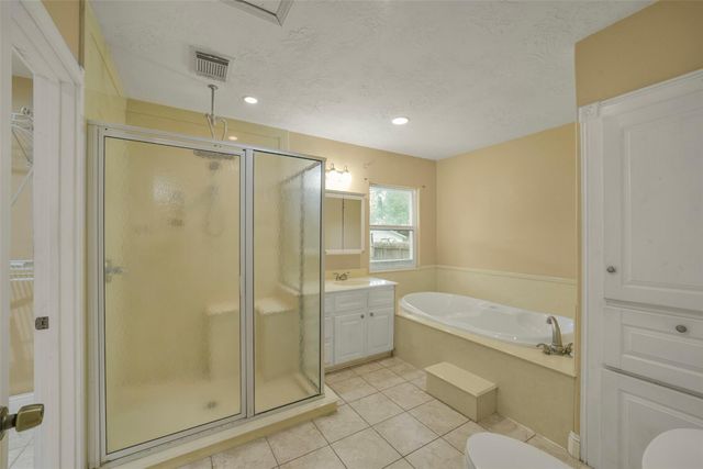 3214 North Avenue, Needville, TX 77461