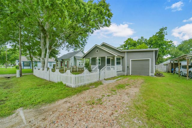 3214 North Avenue, Needville, TX 77461