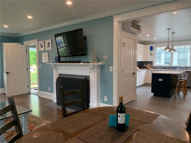 86 Carroll Avenue, Newport, RI 02840