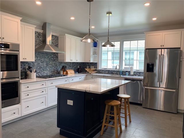 86 Carroll Avenue, Newport, RI 02840