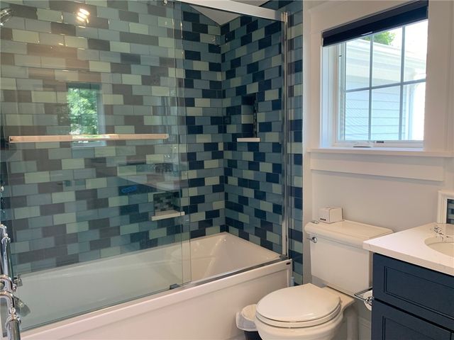 86 Carroll Avenue, Newport, RI 02840