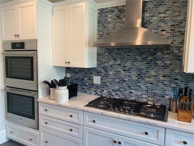 86 Carroll Avenue, Newport, RI 02840