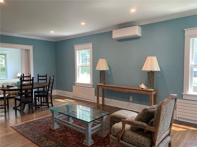 86 Carroll Avenue, Newport, RI 02840