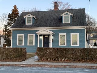 86 Carroll Avenue, Newport, RI 02840