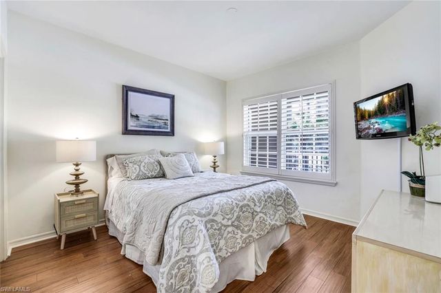 9380 Gulf Shore DR 102, Naples, FL 34108