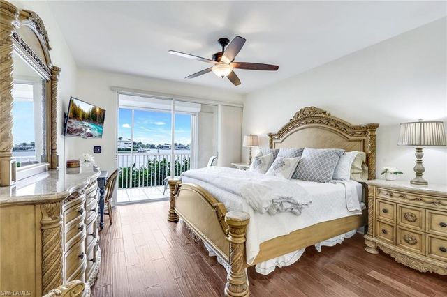 9380 Gulf Shore DR 102, Naples, FL 34108