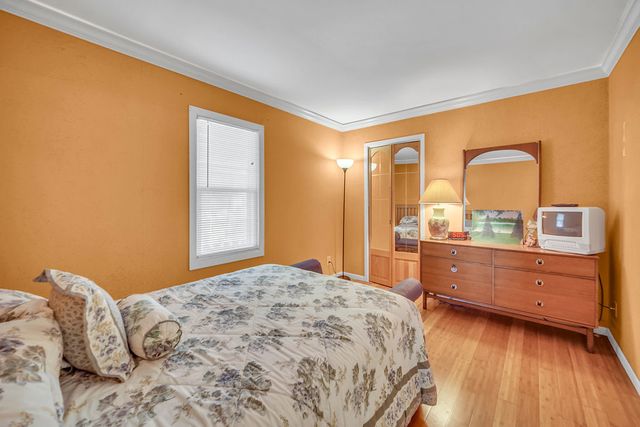 28422 W Park Avenue, Wauconda, IL 60084