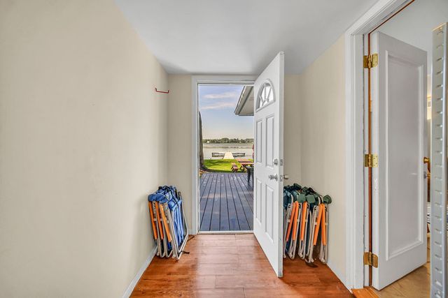 28422 W Park Avenue, Wauconda, IL 60084